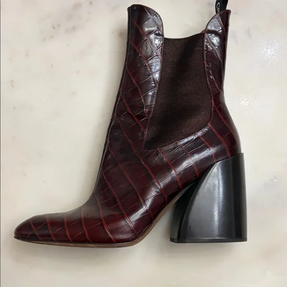 Chloe Women's Brown Leather Ankle Boots - Picture 3 of 5